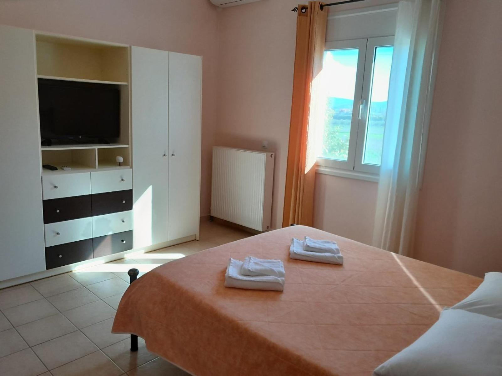 Omorfi Poli 120 Sqm Apartment Nauplia Exterior foto
